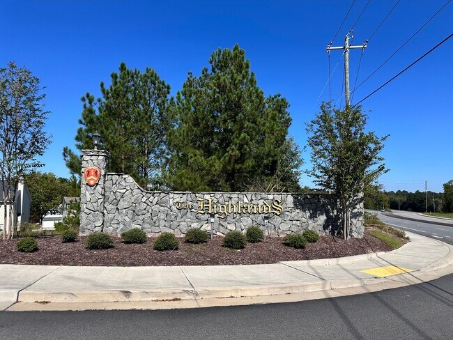 Building Photo - Exclusively Offered By Muse Realty Rentals...