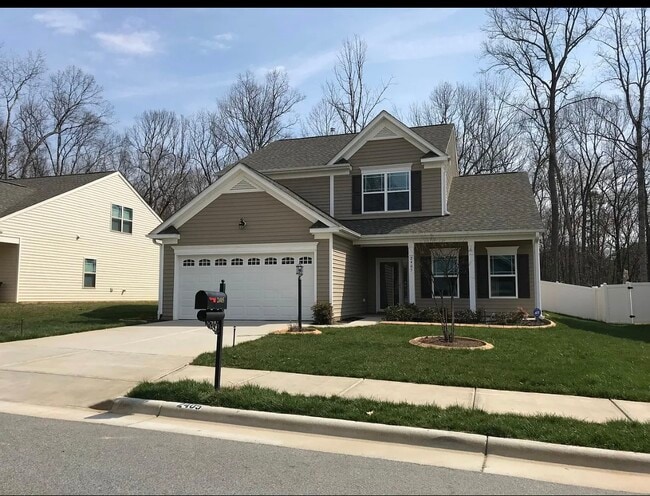 Building Photo - 2405 Bearded Iris Ln