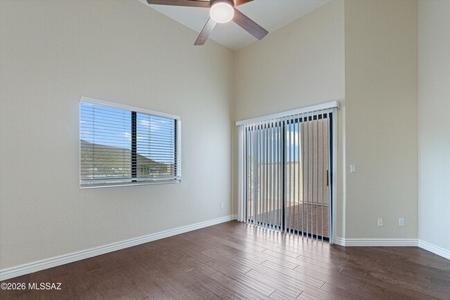 Building Photo - 4992 N Valle Rd