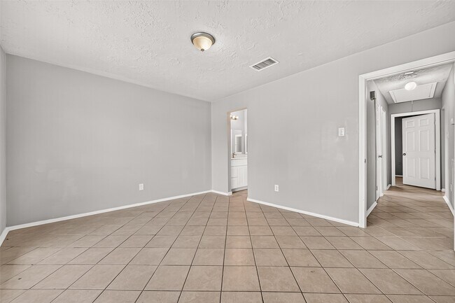 Building Photo - 9903 Towne Tower Ln