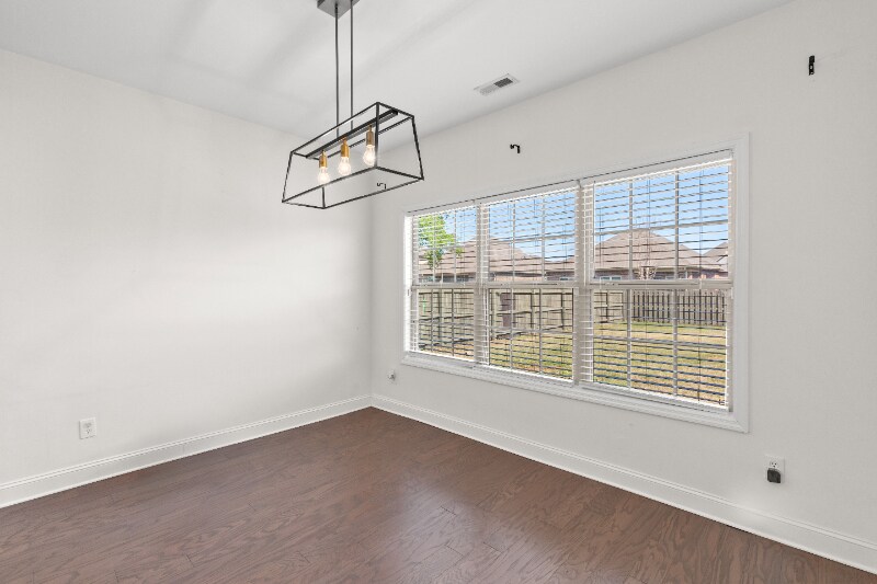 Building Photo - 11006 Thorne Dr