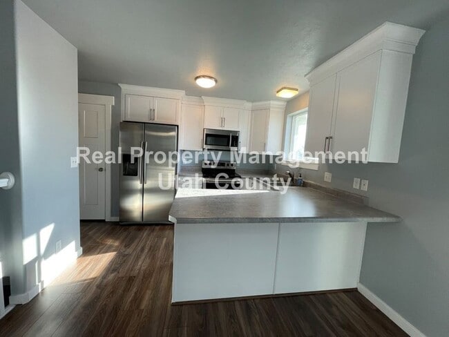 Building Photo - 310 E 300 S