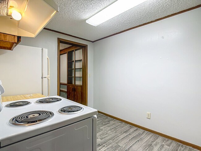 Building Photo - The Sterling - 2 Bedroom 1 Bathroom with i...