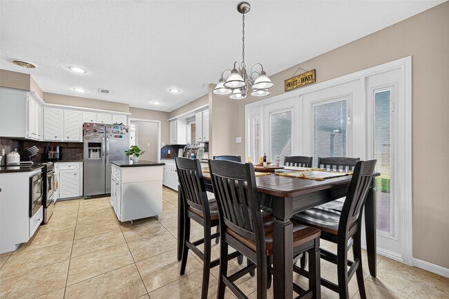 Building Photo - 4006 Dover St