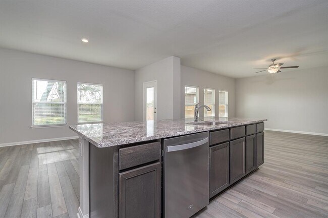 Building Photo - 225 Star Spangled Dr