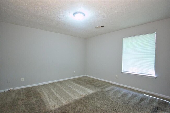 Building Photo - 2414 Leslie Brook Dr