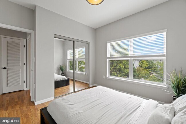 Building Photo - 21796 Kelsey Square