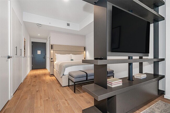 Building Photo - 398 NE 5th St