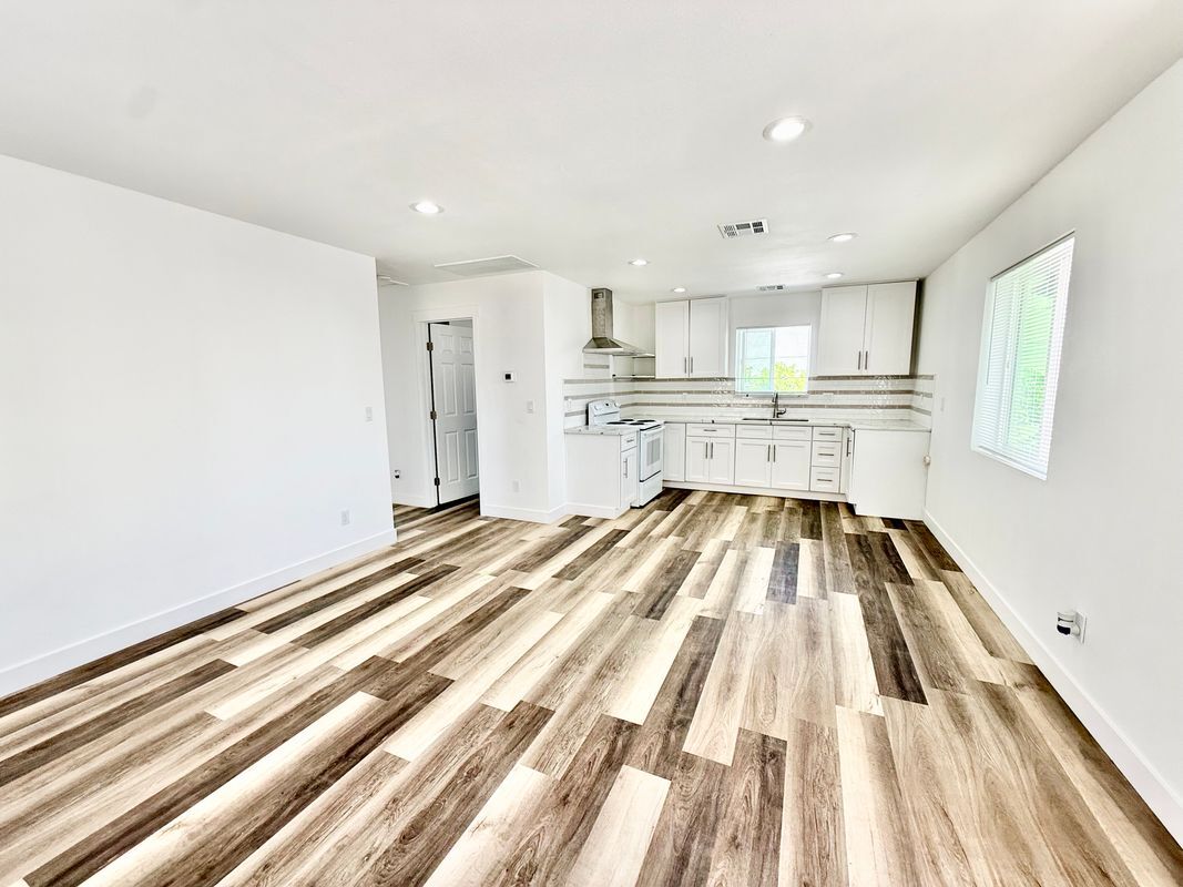 Building Photo - 529 N Lincoln Ave