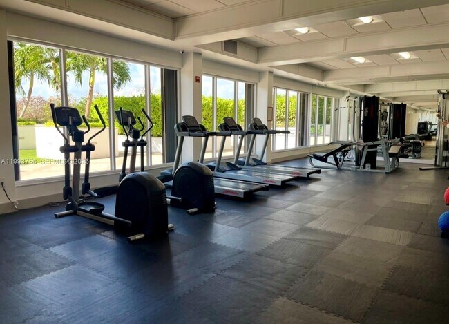 Building Photo - 2851 NE 183rd St