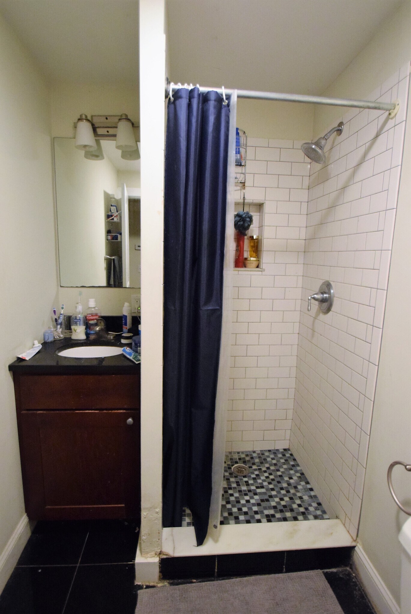 Building Photo - 839 Parker St