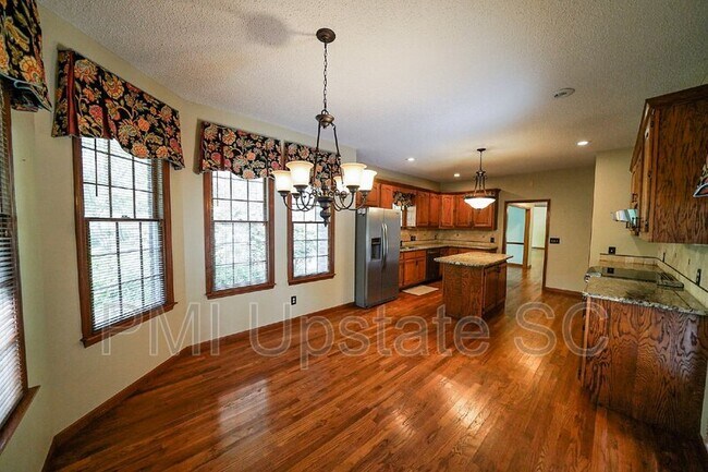 Building Photo - 165 Battleground Rd