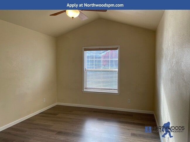Building Photo - Lots of Room- 3 Bedroom 2 Bath Home with B...