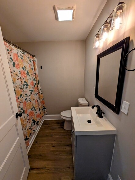 Bathroom - 123 W Marion Rd