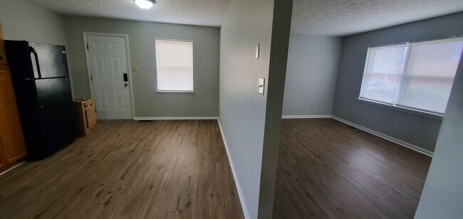 Building Photo - 514 Foxwood Dr