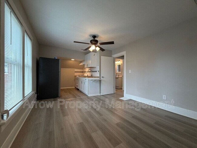 Building Photo - 136 N 27th St