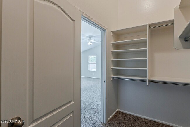 Building Photo - 7358 N 72nd Ave