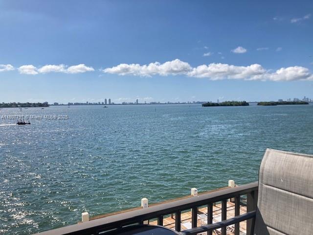 Building Photo - 7845 NE Bayshore Ct