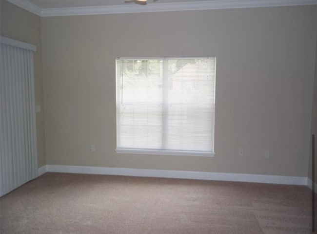 Building Photo - 2241 Lake Francis Dr
