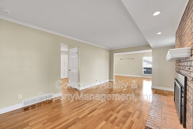 Building Photo - 2430 S Eagle Way