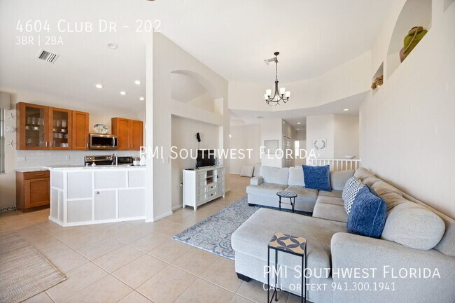 Building Photo - 4604 Club Dr