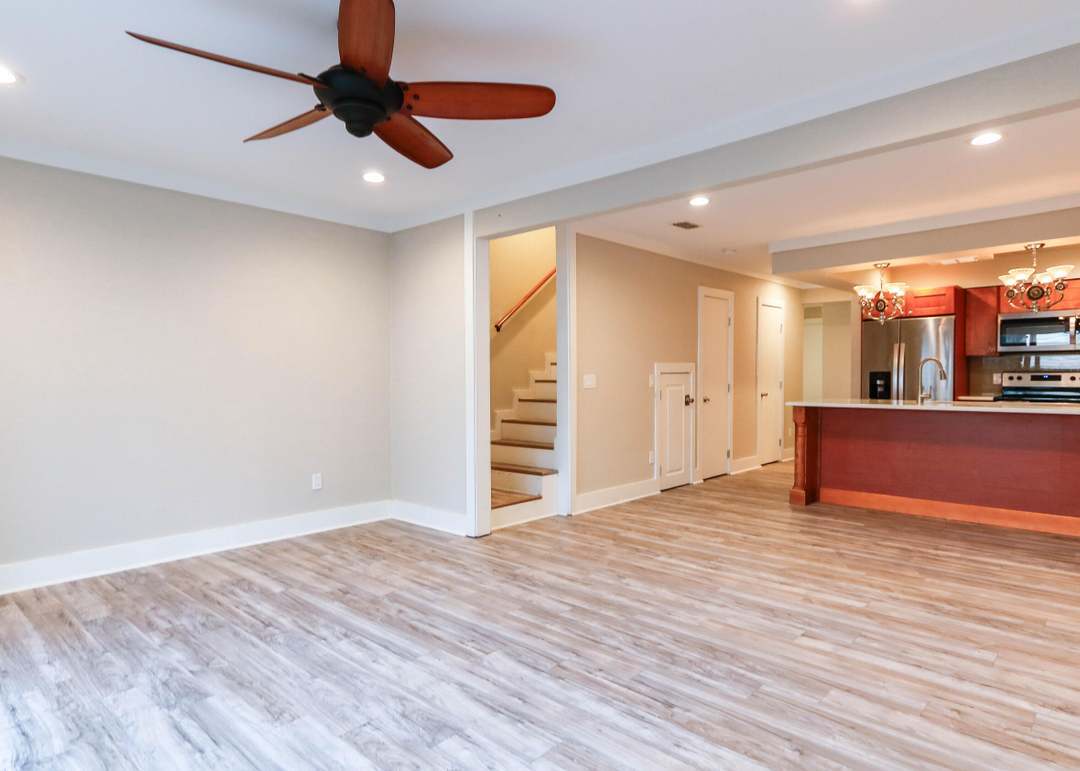 Building Photo - 6473 Oakshore Dr