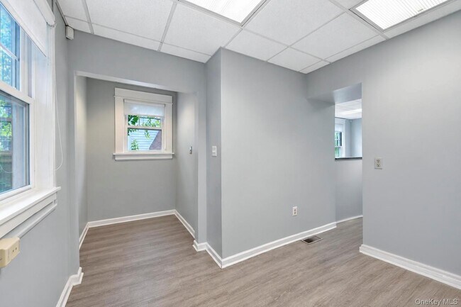 Building Photo - 108 Hempstead Ave