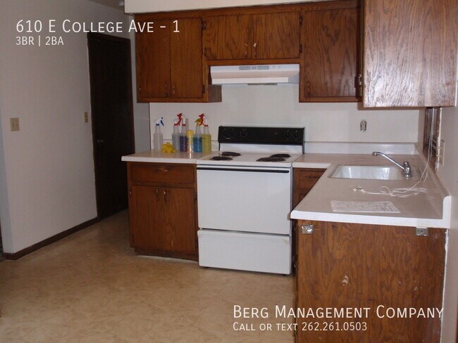 Building Photo - 610 E College Ave