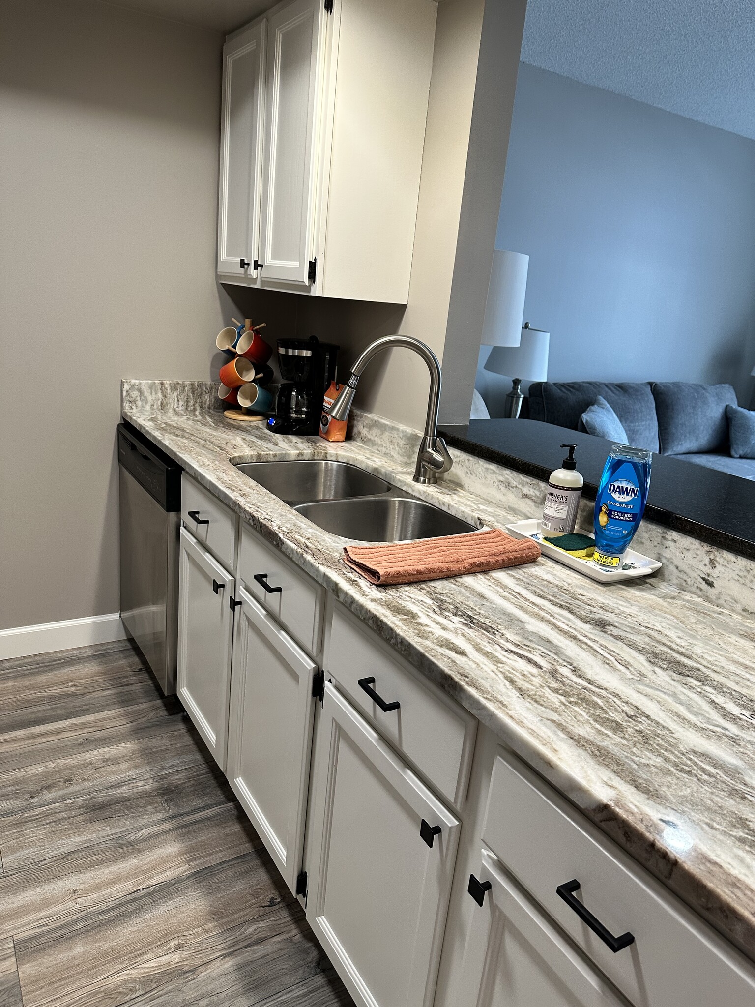 Kitchen - 123 N Locust St