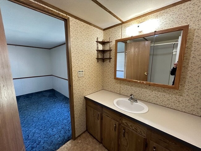 Building Photo - 3 Bed 2 Bath Mobile Home W/ Many Amenities...