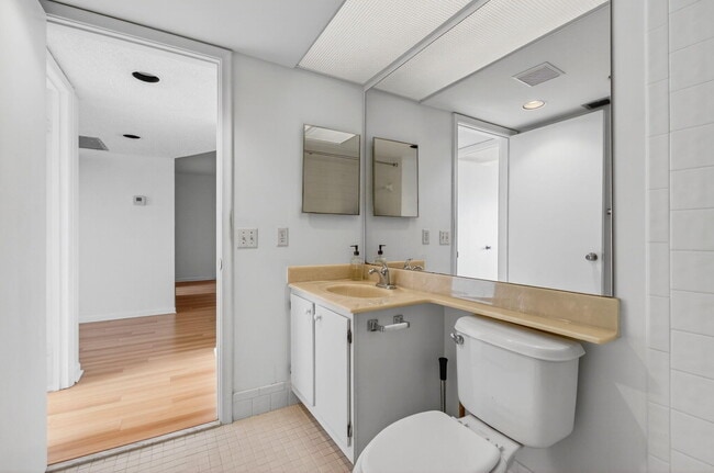 Building Photo - 1501 Cayman Way