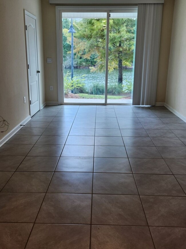 Building Photo - 545 Running Wds St