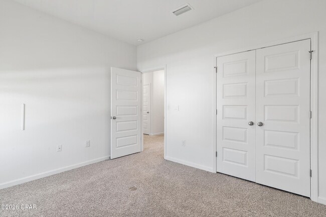 Building Photo - 56 Silverthorn St