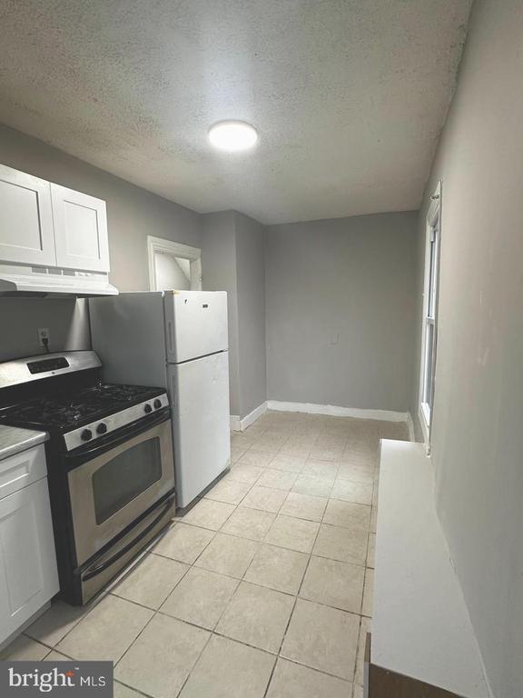 Building Photo - 102 Spring St