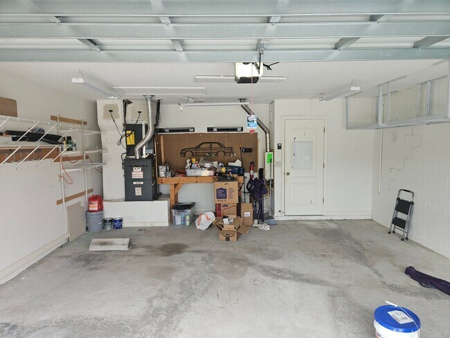 Building Photo - Stunning 3-Bed, 2-Bath Cul-de-Sac Home in ...