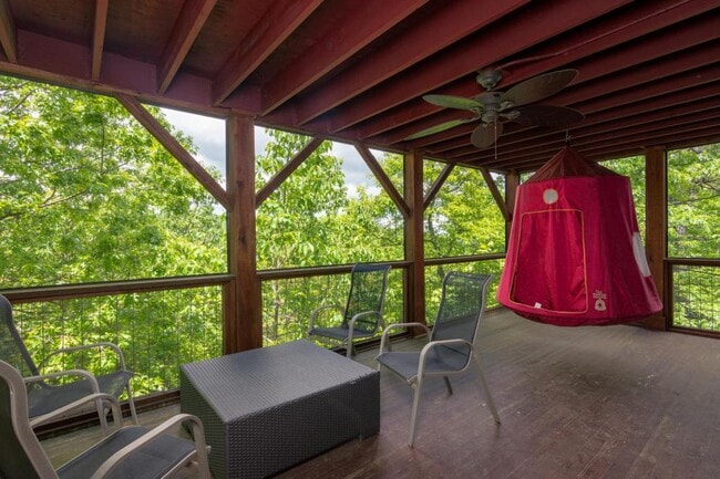 Building Photo - 348 Winding Ridge