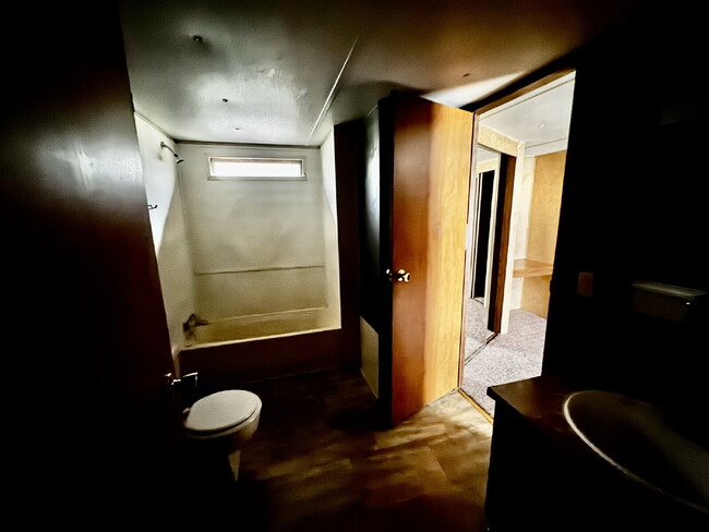 Building Photo - Mobile Home For Rent