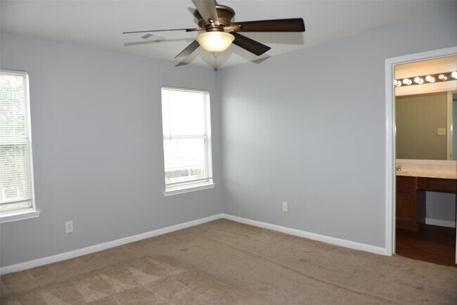 Building Photo - 2635 Skyview Grove Ct