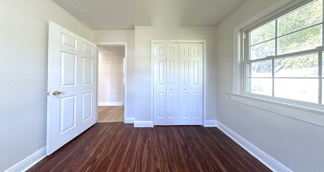 Building Photo - 5506 Staley Dr