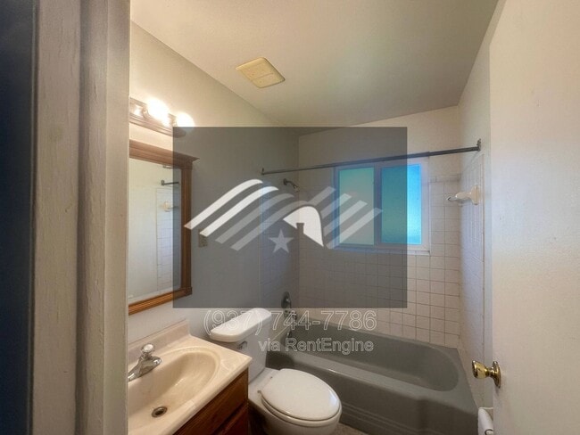 Building Photo - 807 E Trotwood Blvd