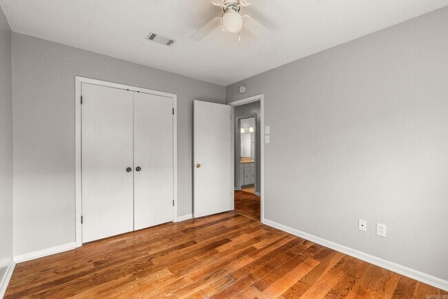 Building Photo - 1708 War Eagle Dr