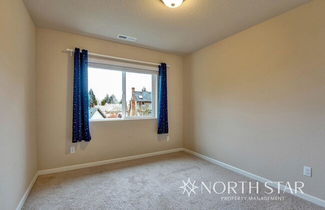 Building Photo - Heritage Crossing Craftsman in Tigard