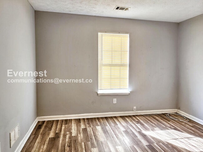 Building Photo - 1942 Cornell Way