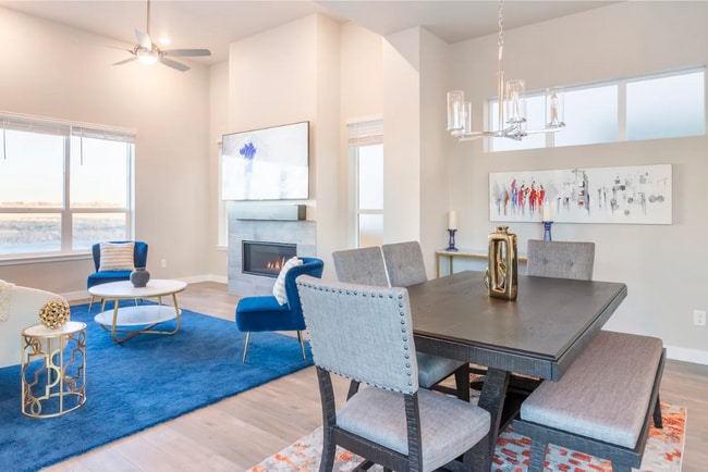 OPEN CONCEPT DINING ROOM / living room - 6245 Hanover St