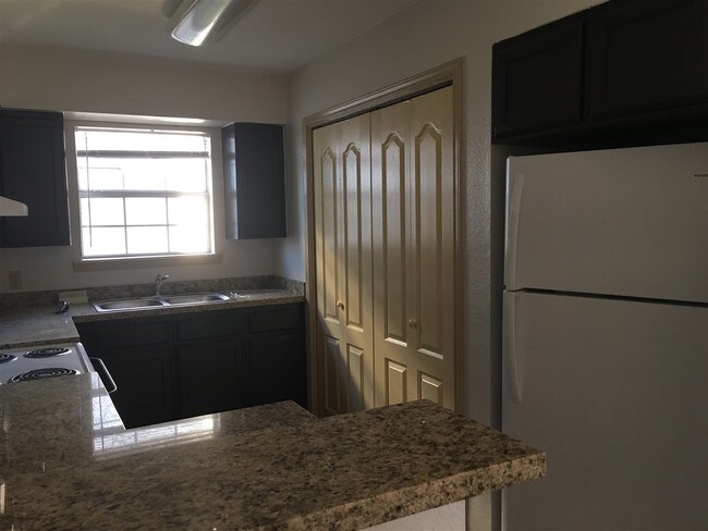 Building Photo - 504 Shiloh Dr