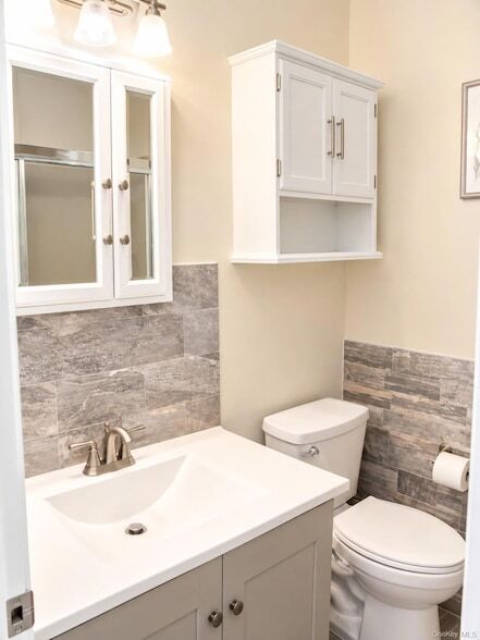 Building Photo - 506 Alden Ct N
