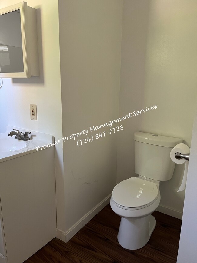 Building Photo - 2727 9th Ave