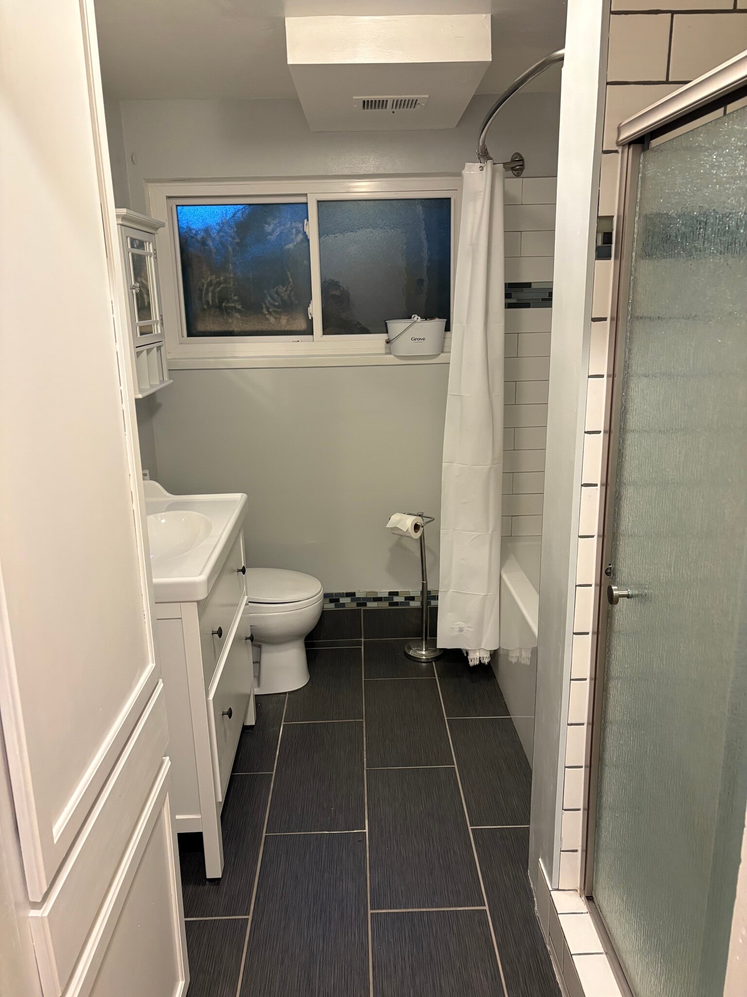 Building Photo - 924 NE 147th St