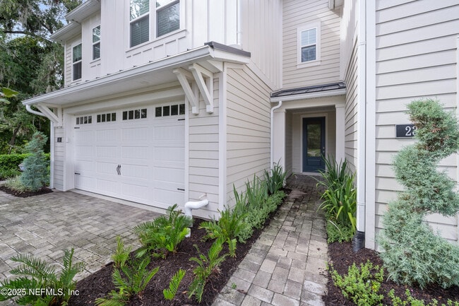 Building Photo - 23 Oak Pk Dr