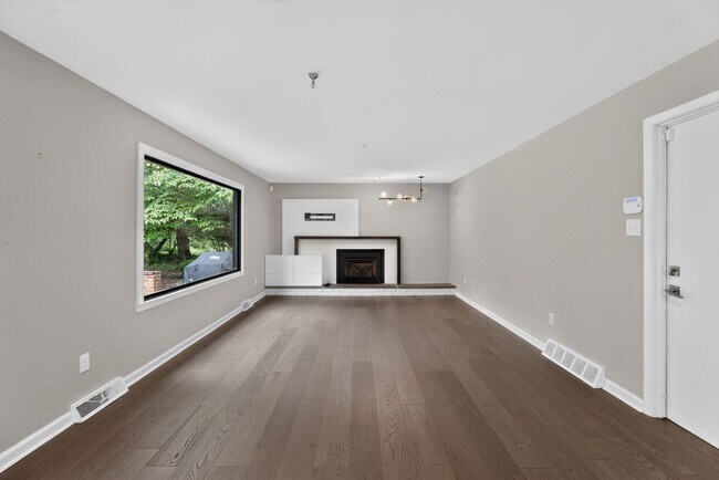 Building Photo - 6 Mill Race Pl
